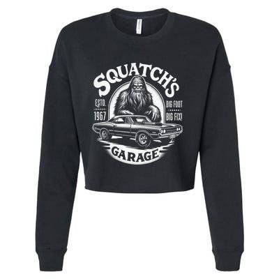 SquatchS Garage Retro – Sasquatch Bigfoot Funny Car Cropped Pullover Crew