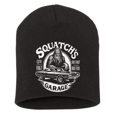 SquatchS Garage Retro – Sasquatch Bigfoot Funny Car Short Acrylic Beanie