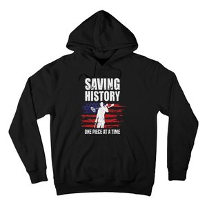 Saving History American Flag Usa Funny Metal Detecting Hoodie