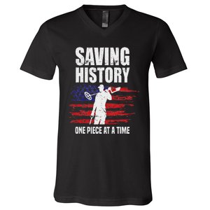 Saving History American Flag Usa Funny Metal Detecting V-Neck T-Shirt