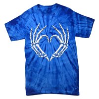 Skeleton Hands Heart Sign Retro Halloween Costume Gift Tie-Dye T-Shirt