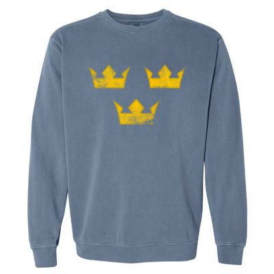 Sweden Heritage Tre Kronor Three Crowns Vintage Sverige Gift Garment-Dyed Sweatshirt