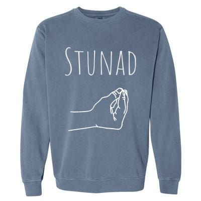 Stunad Italian Funny Quote Italy Garment-Dyed Sweatshirt