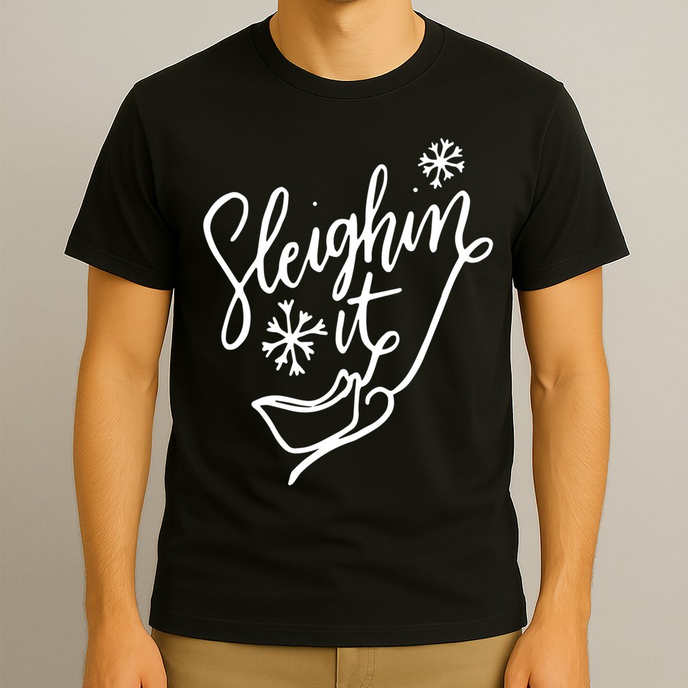Sleighin It Funny Christmas Pun Sleighing Santa Sleigh Xmas T-Shirt