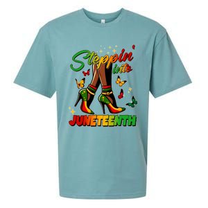 Stepping Into Junenth Like My Ancestors Shoes Black Cool Gift Sueded Cloud Jersey T-Shirt