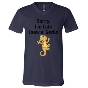 Sorry I'am Late A Saw A Gecko Funny Crested Gecko Gift V-Neck T-Shirt