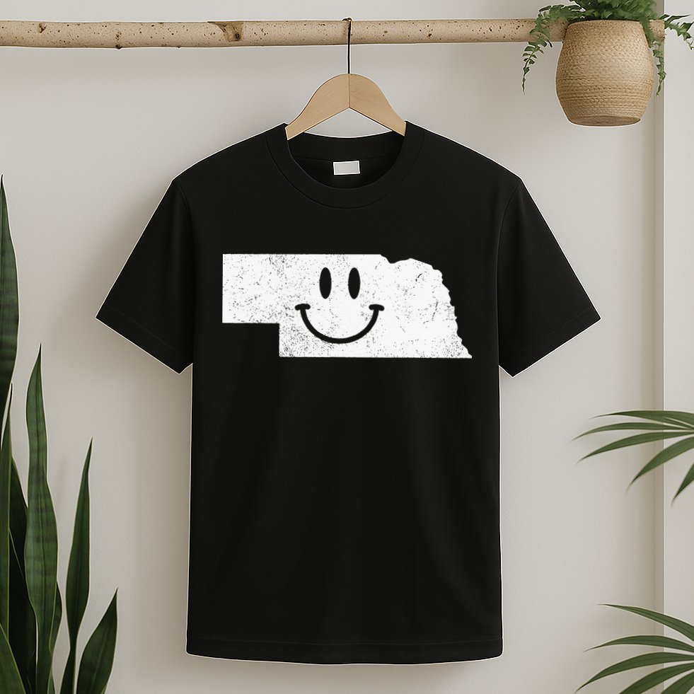Smiling In NE – Funny Nebraska Happy Face T-Shirt