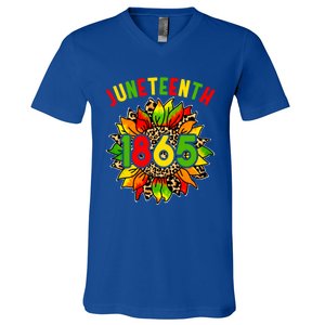 Sunflower Juneteenth 1865 Celebrates Black History Month Gift V-Neck T-Shirt