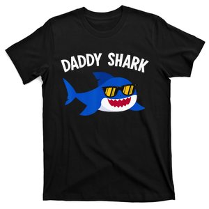 Shark Lover Funny Daddy Shark Father's Day T-Shirt