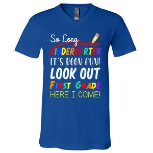 So Long Kindergarten Here I Come 1 Grade Graduation Fun V-Neck T-Shirt