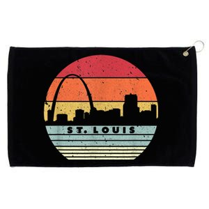 St. Louis Souvenir Shirt. Retro Style USA Skyline Grommeted Golf Towel