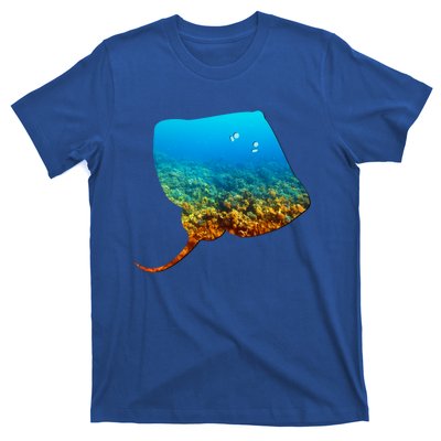 Stingray Lovers Silhouette Earth Day And Ocean Week Gift T-Shirt