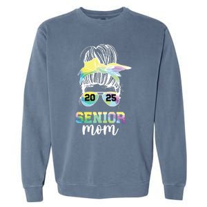 Senior Mom 2025 Class Of 2025 Mother Of Senior 2025 Mama Garment-Dyed Sweatshirt