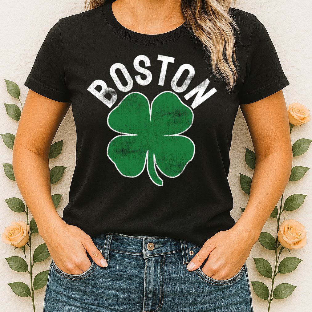 Shamrock Massachusetts Boston ST PATRICKS DAY Irish Green Womens T-Shirt
