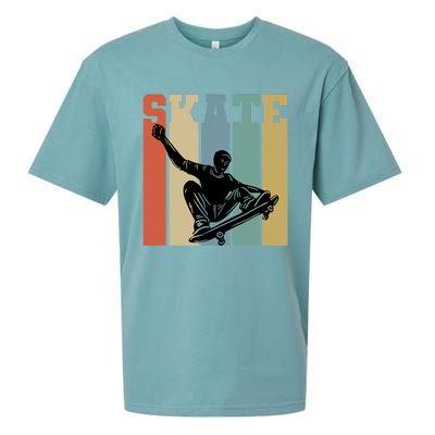 Skateboarding Man Retro Skate Hobby Sport Lover Skater Gift Sueded Cloud Jersey T-Shirt