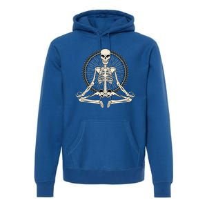 Skeleton Meditating Yoga Namaste 7 Chakras Spooky Halloween Cool Gift Premium Hoodie