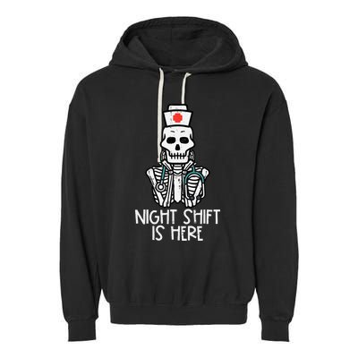 Skeleton Night Shifts Here Halloween Nurse Fall Scrub Wo Garment-Dyed Fleece Hoodie