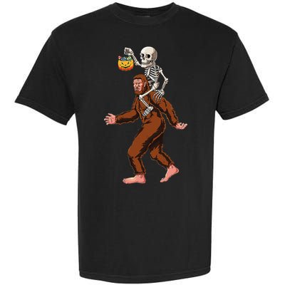 Skeleton On Bigfoot Funny Sasquatch Yeti Halloween Costume Garment-Dyed Heavyweight T-Shirt
