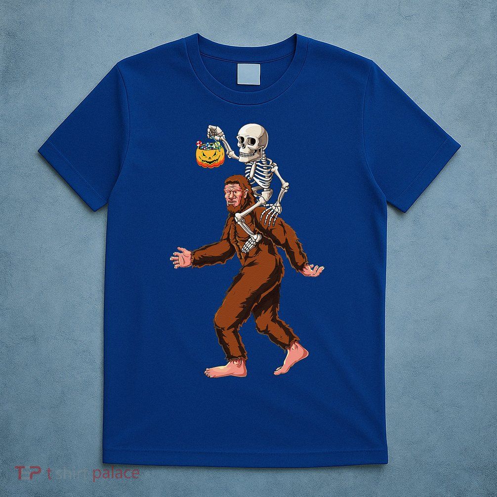 Skeleton On Bigfoot Funny Sasquatch Yeti Halloween Costume T-Shirt