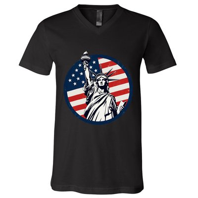 Statue Of Liberty With American Flag Fourth Of July V-Neck T-Shirt