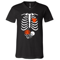 Skeleton Pregnancy Announcement XRay Halloween Costume V-Neck T-Shirt