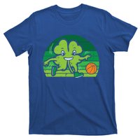 Shamrock Playing Basketball St Patricks Day Cute Gift T-Shirt