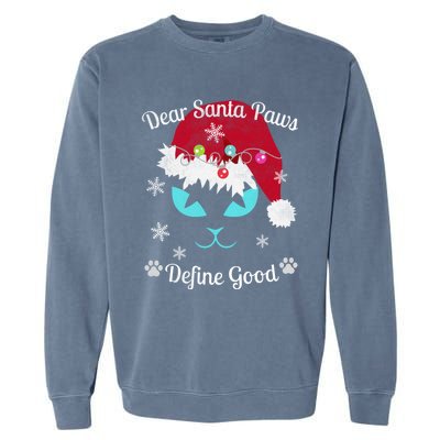 Santa Paws Christmas White And Black Cat Distressed Retro 70s Cute Gift Garment-Dyed Sweatshirt