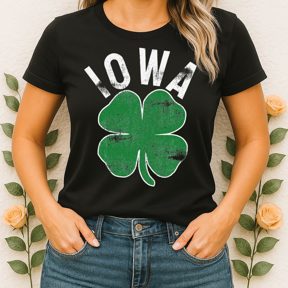 St Patrick's Day Shamrock Iowa Irish Saint Paddy's Gift Womens T-Shirt