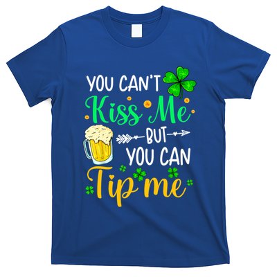 St Patrick's Day Lucky Shamrock Waitress Bartender Waiter Great Gift T-Shirt
