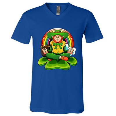 St Patricks Day Irish Yoga Leprechaun Meditating Yogi Patty Gift V-Neck T-Shirt