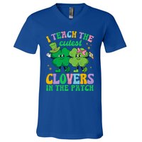 St Patricks Day Teacher I Teach The Cutest Clovers In Patch Gift V-Neck T-Shirt