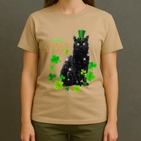 St Patrick's Day Irish Saint Patrick's Shamrock Sitting Cat2 T-Shirt