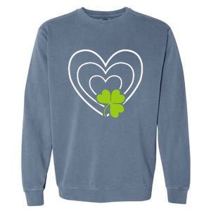 Saint Patrick's Day Green Heart Lucky Charmss Paddy's Day Garment-Dyed Sweatshirt