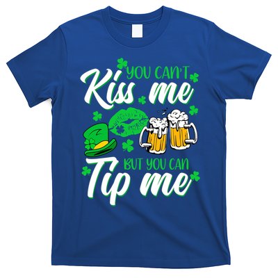 St Patrick's Day Lucky Shamrock Waitress Bartender Waiter Gift T-Shirt