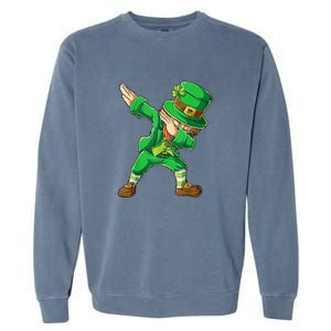 St Patricks Day Dabbing Leprechaun Boys Kids Men Dab Garment-Dyed Sweatshirt