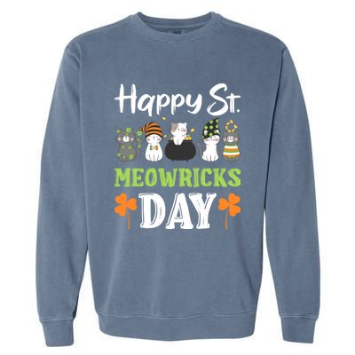 St Patricks Day Outfit Cute Cats Gift Garment-Dyed Sweatshirt