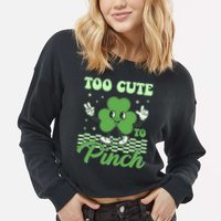 St Patricks Day Too Cute To Pinch Retro Cartoon Shamrock Clover Cropped Pullover Crew