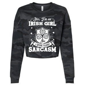 St Patrick's Day Irish Girl I'm an Irish Girl Funny Patricks Cropped Pullover Crew