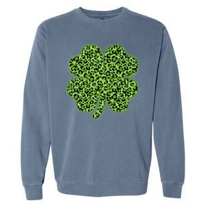 St Patrick's Day Leopard Print Shamrock Clover Garment-Dyed Sweatshirt