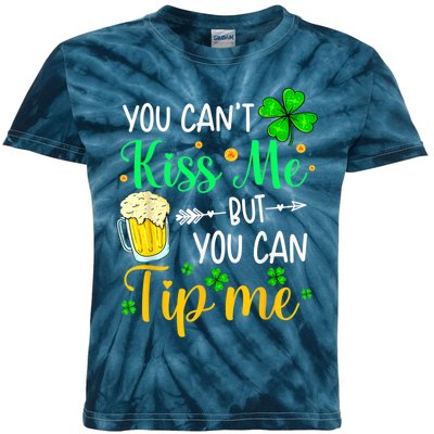 St Patrick's Day Lucky Shamrock Waitress Bartender Waiter Kids Tie-Dye T-Shirt