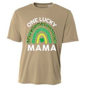 St Patricks Day Gift Women Gift Mommy Leopard One Lucky Mama Cooling Performance Crew T-Shirt