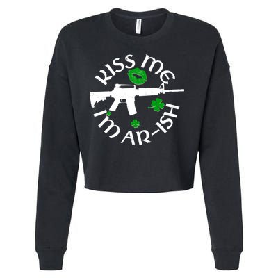 St Patricks Day Kiss Me Im Arish Ar Gun Cropped Pullover Crew