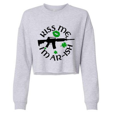 St Patricks Day Kiss Me Im Arish Ar Gun Cropped Pullover Crew