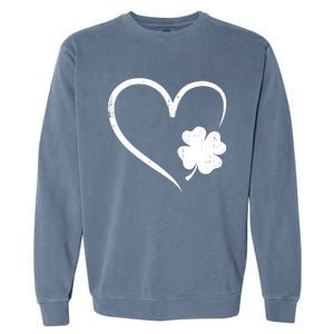 St Patricks day love with heart and shamrock clover Garment-Dyed Sweatshirt