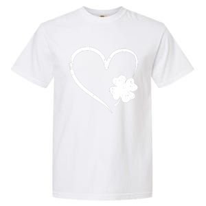 St Patricks day love with heart and shamrock clover Garment-Dyed Heavyweight T-Shirt