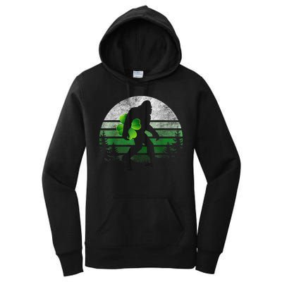 St Patricks Day Bigfoot Irish Shamrock Sasquatch Clover Leaf Women's Pullover Hoodie