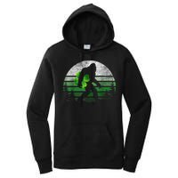 St Patricks Day Bigfoot Irish Shamrock Sasquatch Clover Leaf Women's Pullover Hoodie
