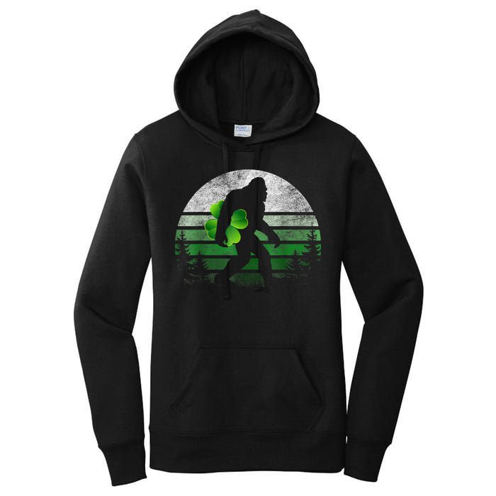 St Patricks Day Bigfoot Irish Shamrock Sasquatch Clover Leaf Women's Pullover Hoodie