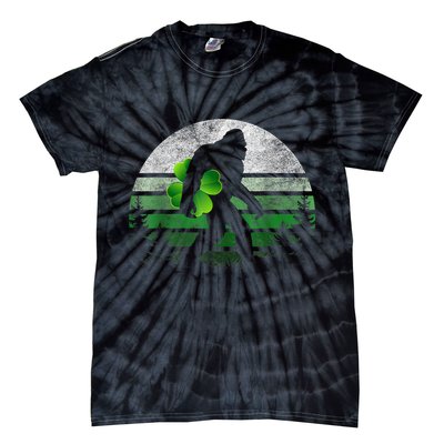 St Patricks Day Bigfoot Irish Shamrock Sasquatch Clover Leaf Tie-Dye T-Shirt