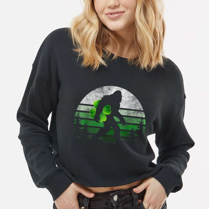 St Patricks Day Bigfoot Irish Shamrock Sasquatch Clover Leaf Cropped Pullover Crew